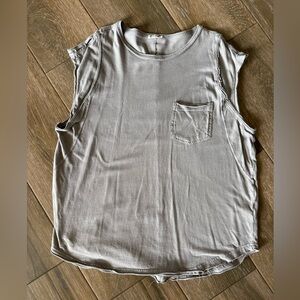 Free People gray button cap sleeve Tee size medium